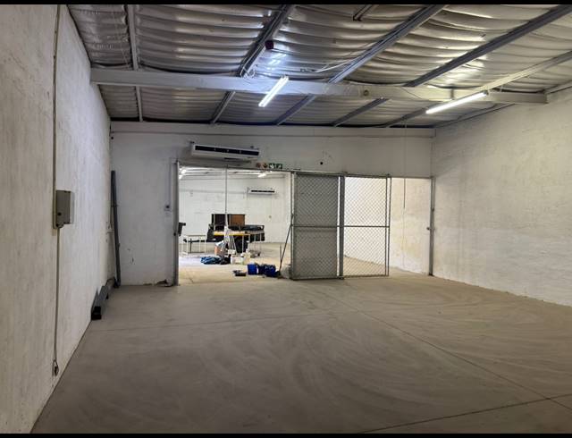 750M² WAREHOUSE TO LET IN HERMANSTAD
